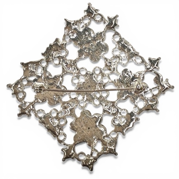 Large 1960s Silver Filigree Rhinestone Brooch • Floral Lace Design - Picture 8 of 12